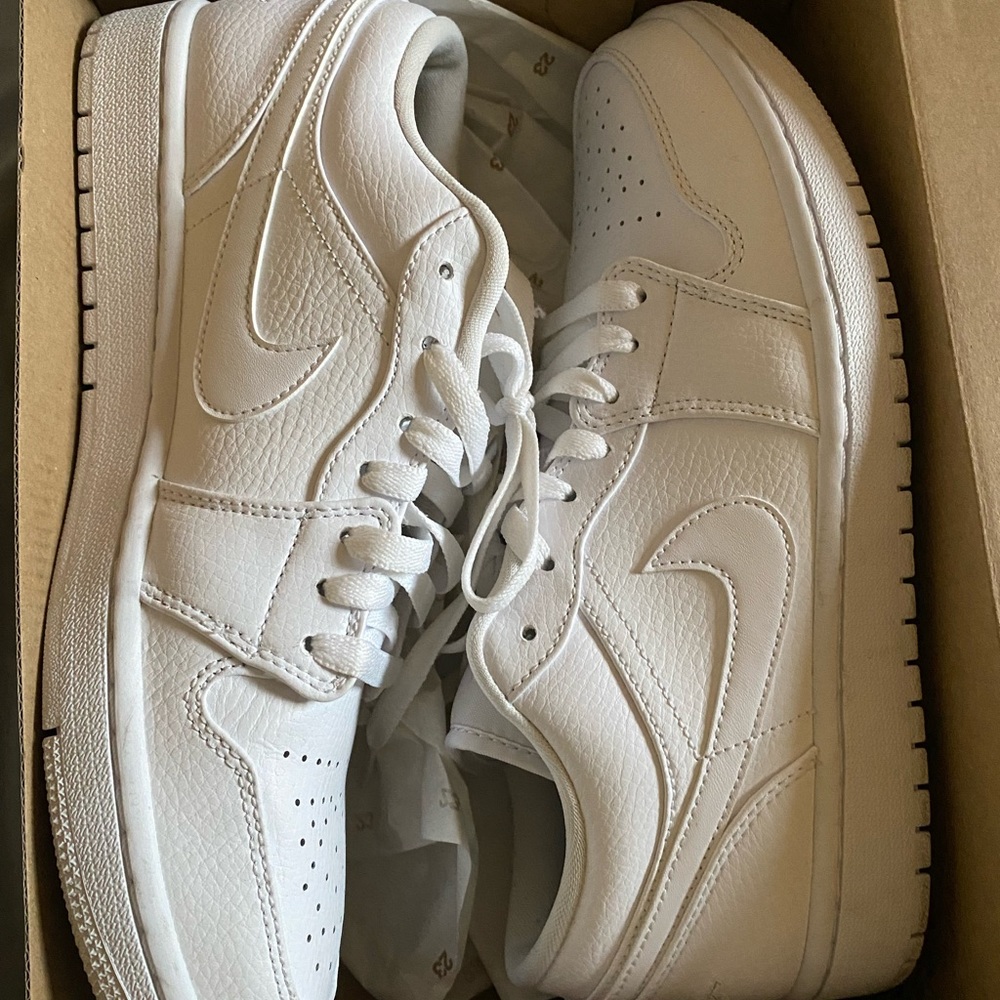 White Air Jordan Low 1